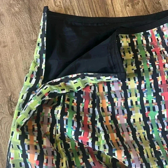 Cynthia Steffe skirt. Size 6. Geometric print fully lined - Picture 5 of 9